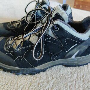 Lowa Women's Size 9.5 GTX Focus Hiking Shoes Low Boots Germany
